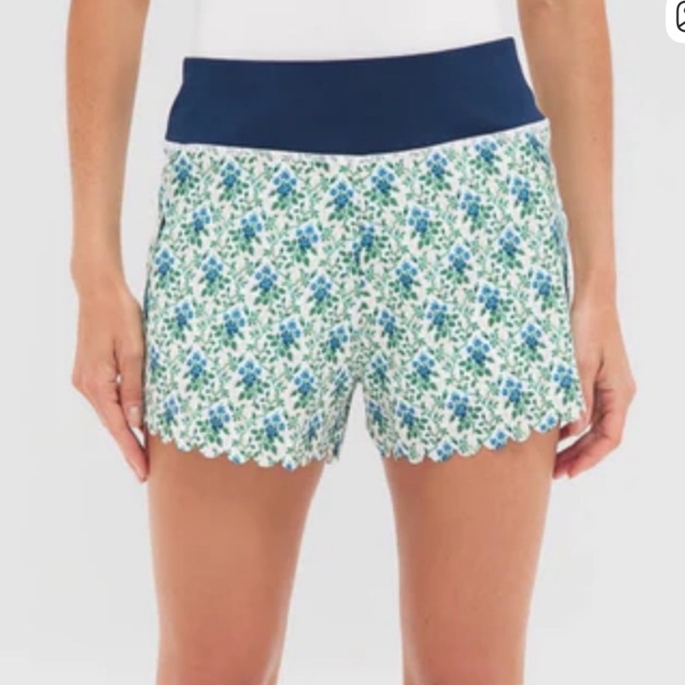 tuckernuck sport scalloped athletic shorts